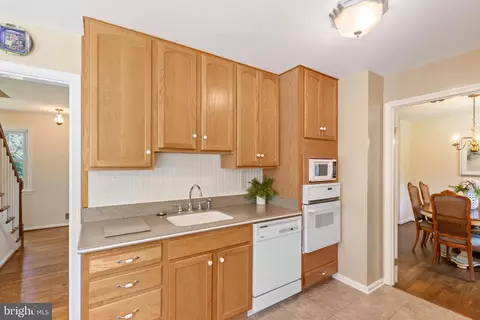 11729 Devilwood Dr, Potomac, MD 20854 photo 12
