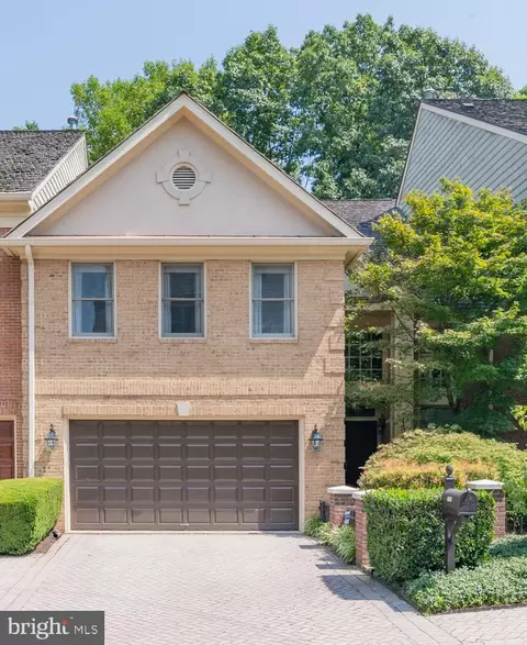 11203 Potomac Crest Dr, Potomac, MD 20854