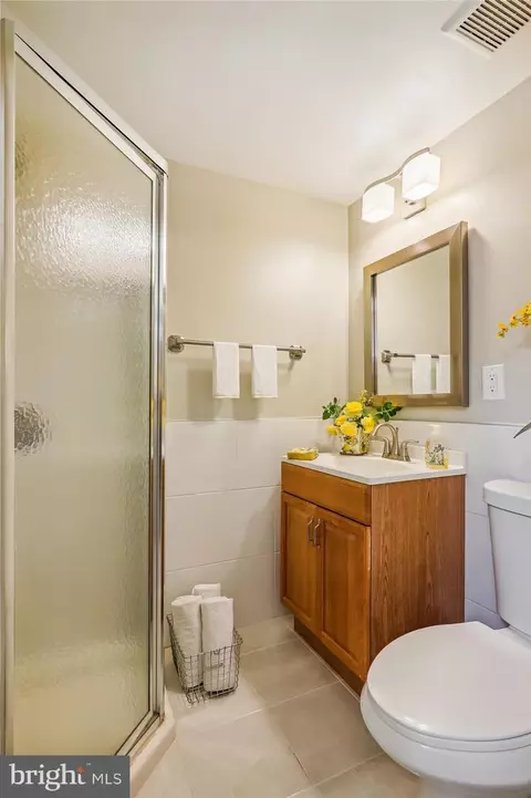Bath - 11512 Idlewood Rd, Silver Spring, MD 20906 photo 3 of 3