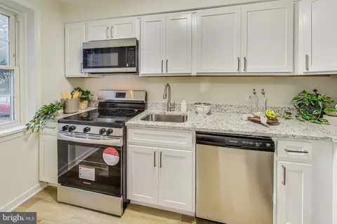 2250 Washington Ave #102-W, Silver Spring, MD 20910 photo 11