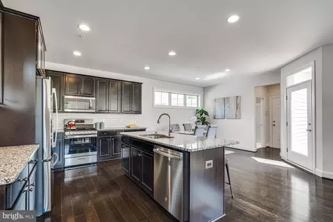 Kitchen - 13518 Redspire Dr, Silver Spring, MD 20906 photo 2 of 4
