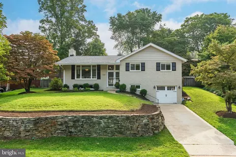 7709 Sebago Rd, Bethesda, MD 20817