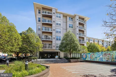 8045 Newell St #419, Silver Spring, MD 20910