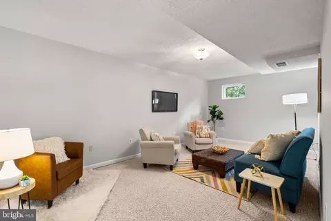 Living - 707 Northwest Dr, Silver Spring, MD 20901 photo 4 of 4