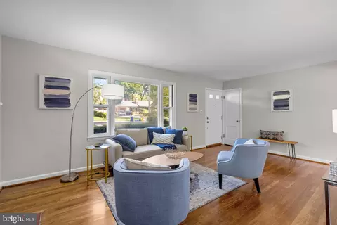 Living - 707 Northwest Dr, Silver Spring, MD 20901 photo 3 of 4