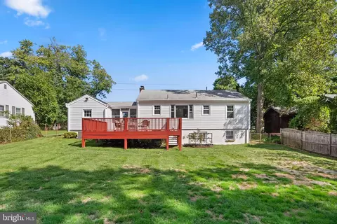 Exterior - 707 Northwest Dr, Silver Spring, MD 20901 photo 9 of 11