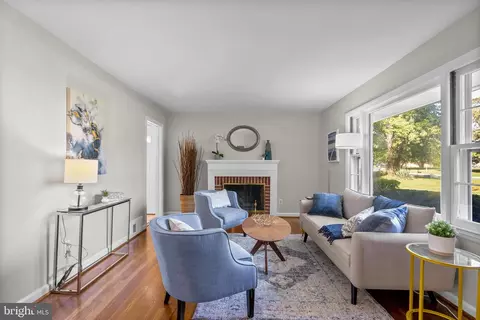 Living - 707 Northwest Dr, Silver Spring, MD 20901 photo 1 of 4