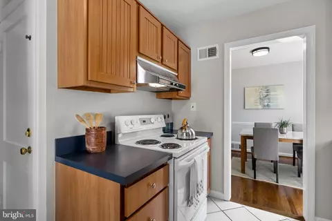 Kitchen - 707 Northwest Dr, Silver Spring, MD 20901 photo 2 of 5