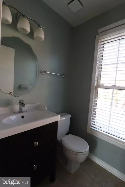 Bath - 2057 Westchester Dr #55, Silver Spring, MD 20902 photo 1 of 4