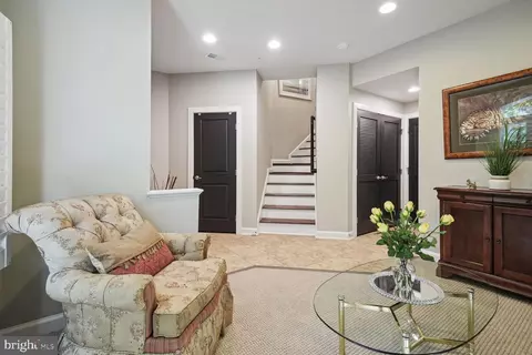 425 Hydrangea, Gaithersburg, MD 20878 photo 3
