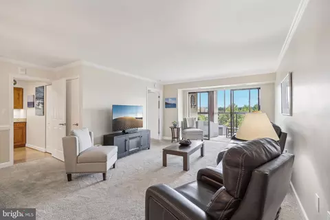 15107 Interlachen Dr #2-1008, Silver Spring, MD 20906
