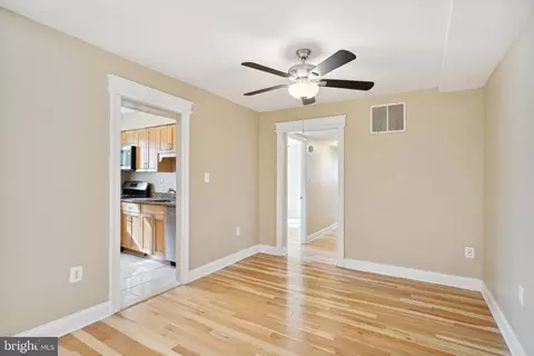 Living - 11512 Bucknell Dr #3, Silver Spring, MD 20902 photo 3 of 3