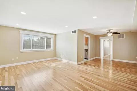 Living - 11512 Bucknell Dr #3, Silver Spring, MD 20902 photo 1 of 3