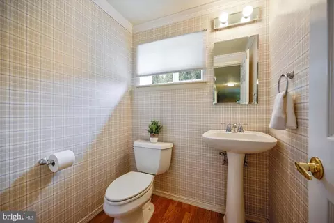 10905 Breewood Ct, Silver Spring, MD 20901 photo 38