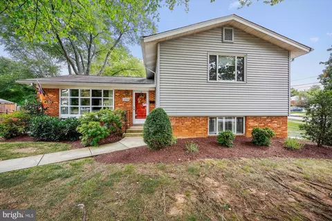 10905 Breewood Ct, Silver Spring, MD 20901 photo 2
