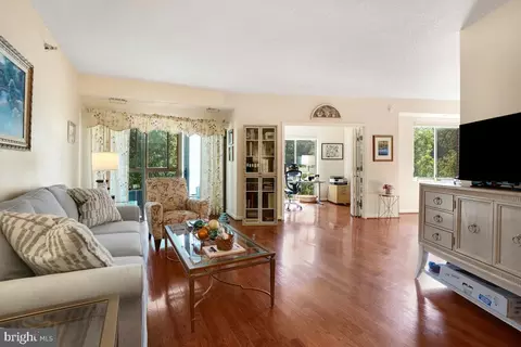 2900 N Leisure World Blvd #514, Silver Spring, MD 20906