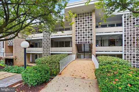 7527 Spring Lake Dr #C-1, Bethesda, MD 20817