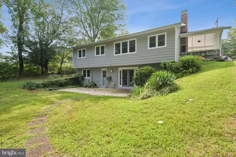 Exterior - 1412 Mimosa Ln, Silver Spring, MD 20904 photo 3 of 5