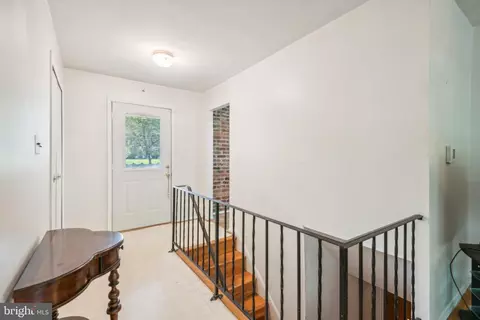 Entry Way - 1412 Mimosa Ln, Silver Spring, MD 20904 photo 1 of 5