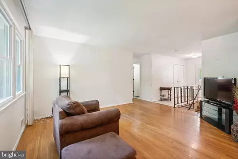 Living - 1412 Mimosa Ln, Silver Spring, MD 20904 photo 2 of 3