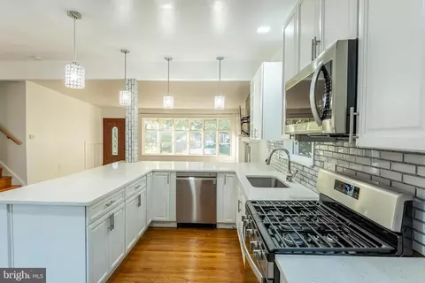 Kitchen - 3316 Estelle Ter, Silver Spring, MD 20906 photo 3 of 4