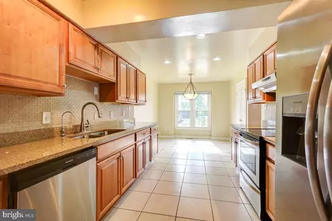 2007 Featherwood St, Silver Spring, MD 20904 photo 11