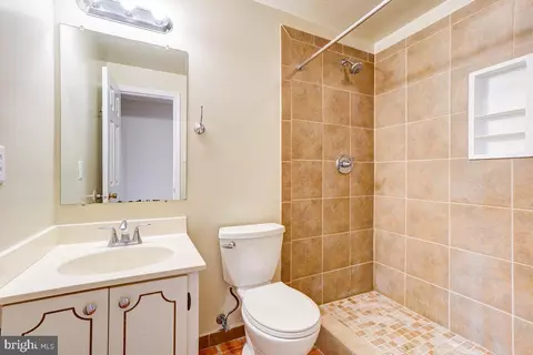 2007 Featherwood St, Silver Spring, MD 20904 photo 25
