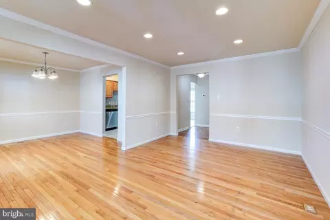 2007 Featherwood St, Silver Spring, MD 20904 photo 7