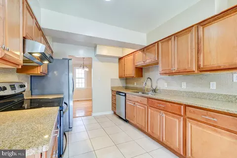 2007 Featherwood St, Silver Spring, MD 20904 photo 12