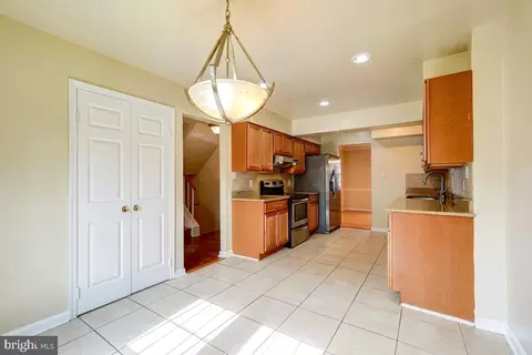 2007 Featherwood St, Silver Spring, MD 20904 photo 15