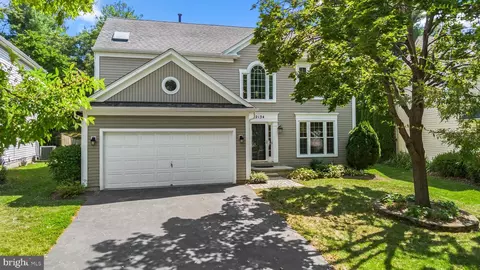 12134 Songbird Ln, Germantown, MD 20876