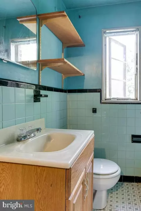 Bath - 11926 Centerhill St, Silver Spring, MD 20902 photo 2 of 3