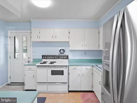 10603 Lilac Pl, Silver Spring, MD 20903 photo 11