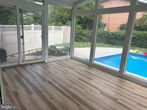617 Hillsboro Dr, Silver Spring, MD 20902 photo 9