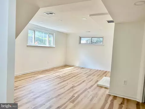 617 Hillsboro Dr, Silver Spring, MD 20902 photo 29