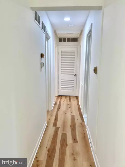 617 Hillsboro Dr, Silver Spring, MD 20902 photo 16