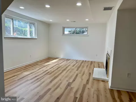 617 Hillsboro Dr, Silver Spring, MD 20902 photo 28