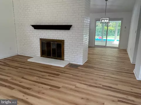 617 Hillsboro Dr, Silver Spring, MD 20902 photo 5