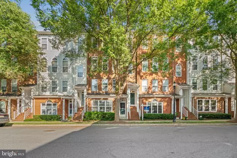 332 B Cross Green St #332-B, Gaithersburg, MD 20878