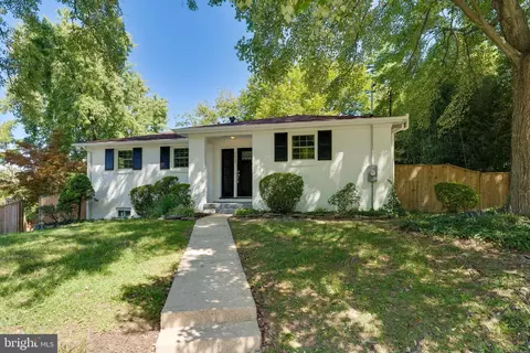 3833 Denfeld Ave, Kensington, MD 20895