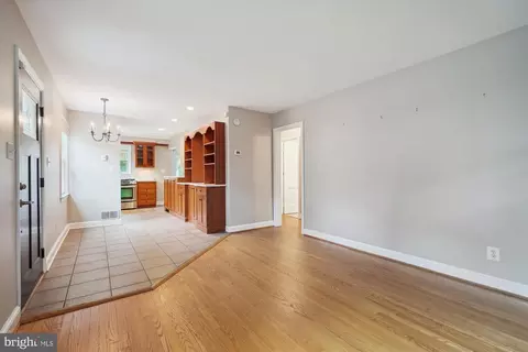 Living - 10208 Carson Pl, Silver Spring, MD 20901 photo 4 of 4