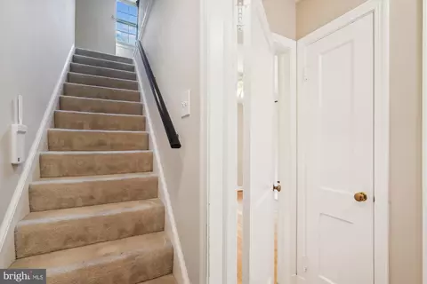 Entry Way - 10208 Carson Pl, Silver Spring, MD 20901 photo 2 of 4