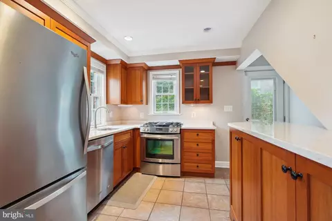 Entry Way - 10208 Carson Pl, Silver Spring, MD 20901 photo 1 of 4