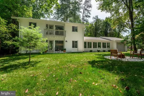 1 Carderock Ct, Bethesda, MD 20817