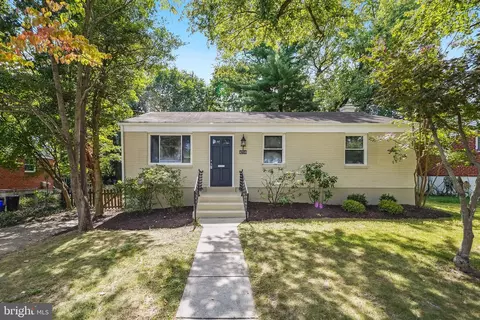 4710 Red Fox Rd, Rockville, MD 20852