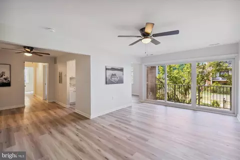 880 College Pkwy #204, Rockville, MD 20850