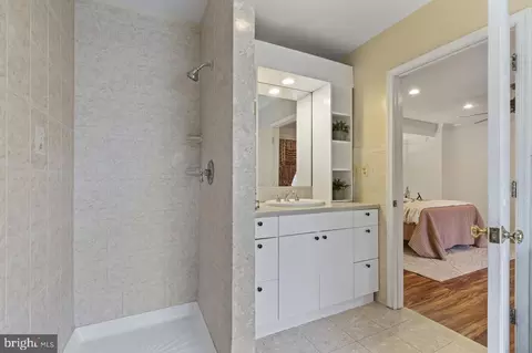 Bath - 4514 Sigsbee Rd, Silver Spring, MD 20906 photo 5 of 7