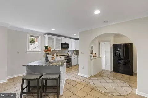 Entry Way - 4514 Sigsbee Rd, Silver Spring, MD 20906 photo 3 of 4