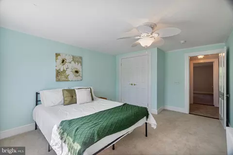 Bedroom - 15435 Good Hope Rd, Silver Spring, MD 20905 photo 5 of 12