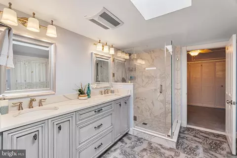 Bath - 15435 Good Hope Rd, Silver Spring, MD 20905 photo 3 of 4